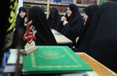 شُعبة المكتبة الفكرية النسوية تقيم ندوة حوارية حول زيارة أربعينية الإمام الحسين (عليه السلام)