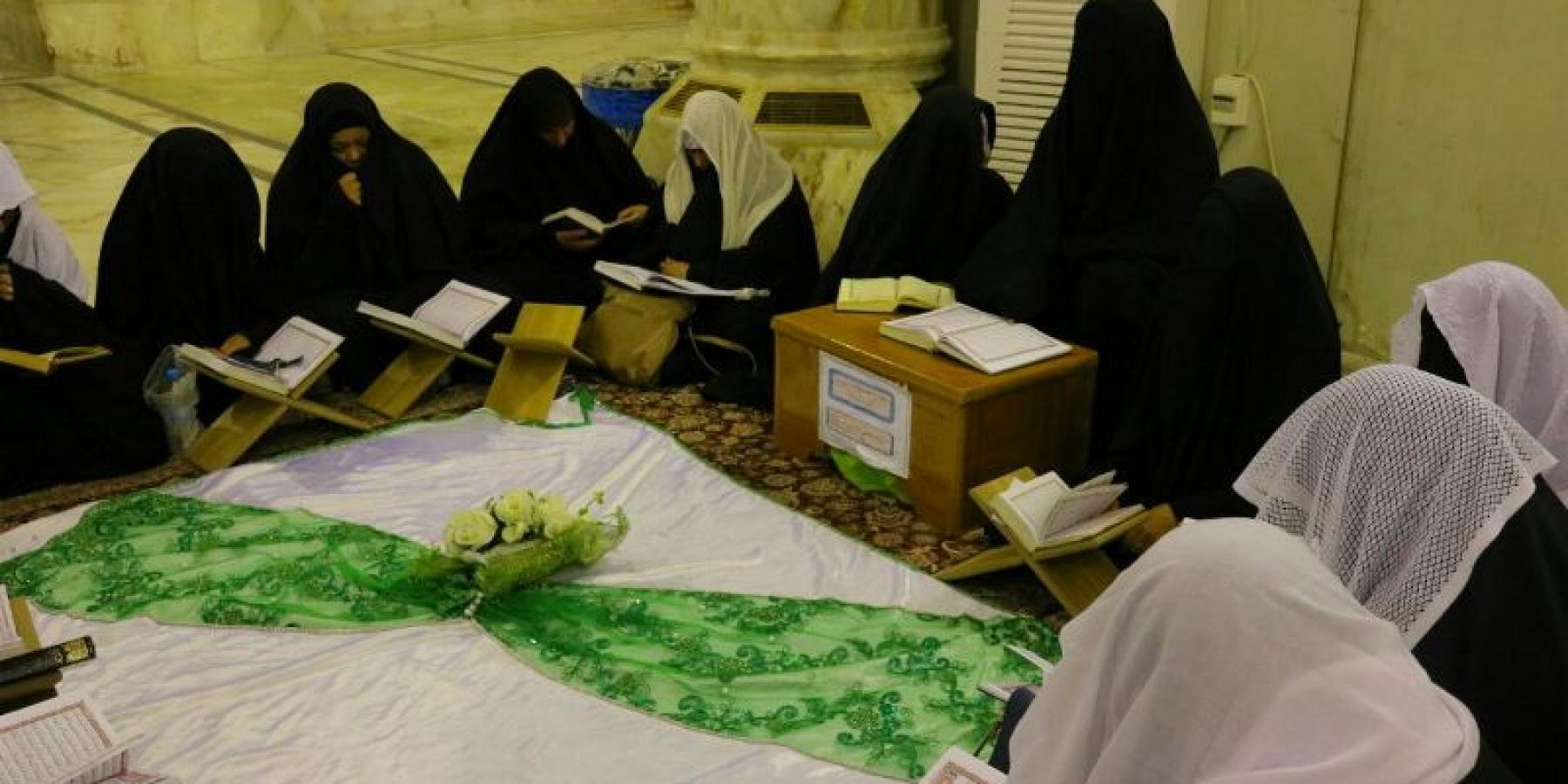 معهد الكوثر القرآني التابع للقسم النسوي يقيم دروس الحفظ لطالباته تحت قبة امير المؤمنين(ع)