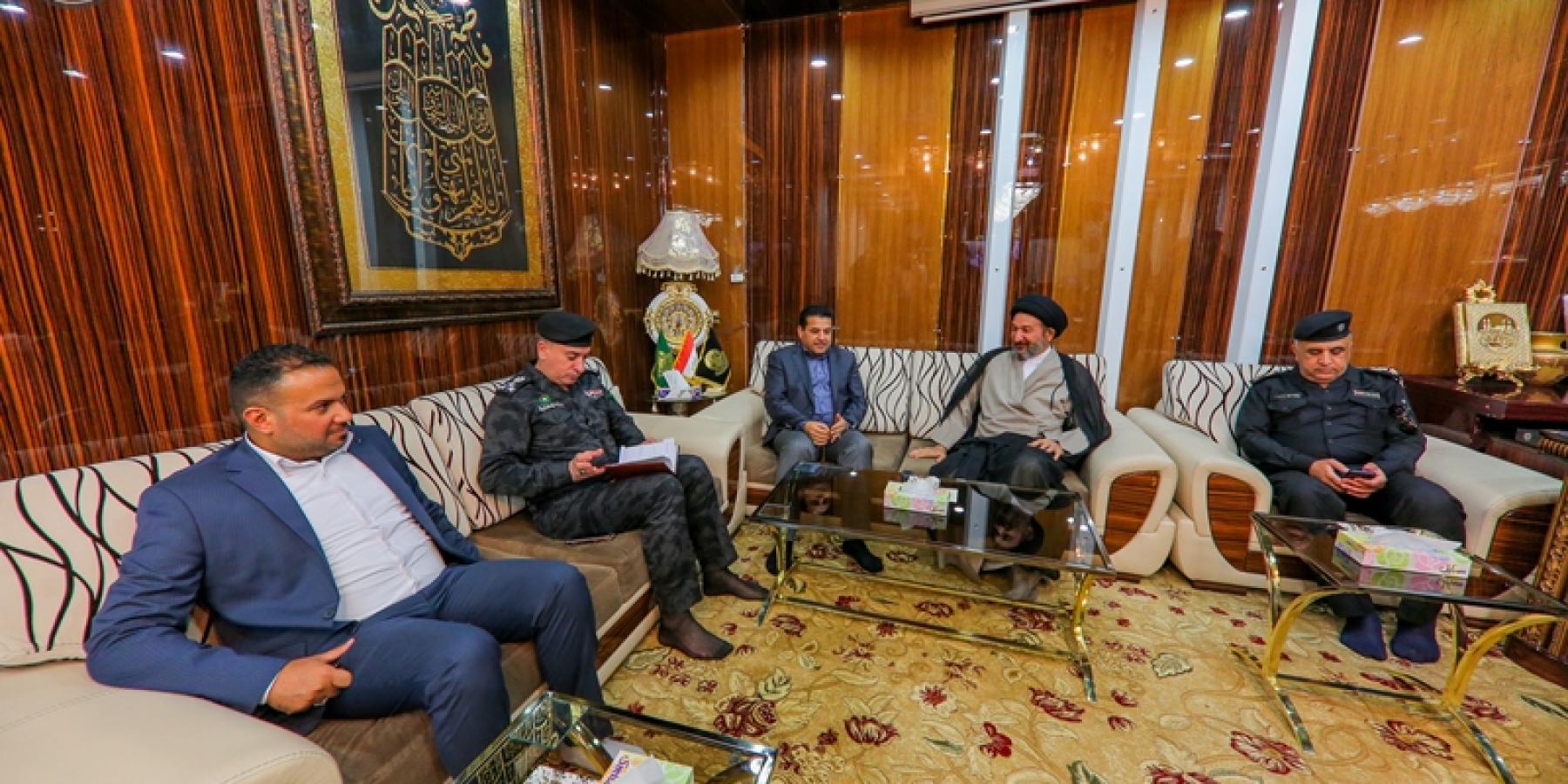 وزير الداخلية يتشرف بزيارة ضريح الإمام علي (عليه السلام) ويلتقي بالأمين العام للعتبة العلوية المقدسة
