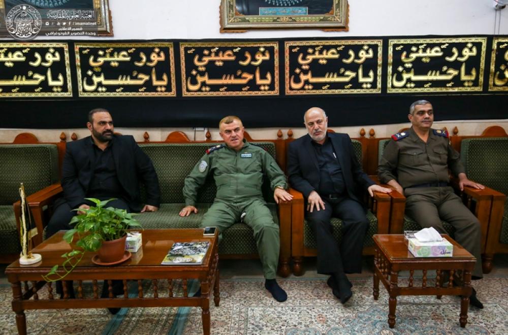 قائد الدفاع الجوي العراقي يتشرف بزيارة مرقد أمير المؤمنين (عليه السلام)