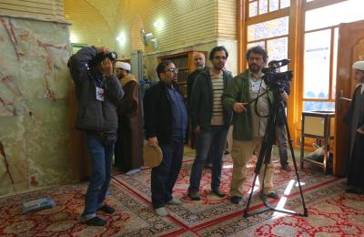 فريق إعلامي إيراني يوثق المعالم التاريخية لمرقد أمير المؤمنين (عليه السلام)